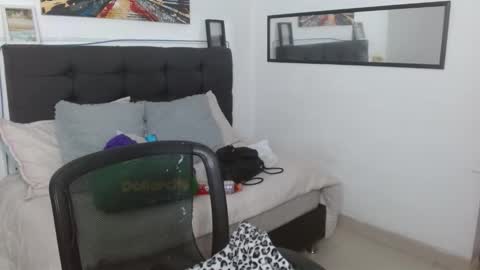 Snapshot of vannesweet_ chatting on December 4, 9:12 pm vane online show from December 4, 9:12 pm