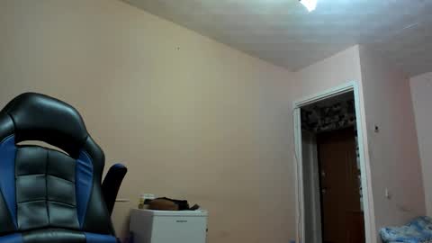 Snapshot of vano_822 chatting on November 14, 7:18 am vano_822 online show from November 14, 7:18 am