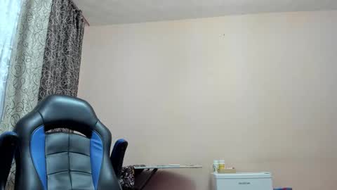 Snapshot of vano_822 chatting on December 14, 3:28 pm vano_822 online show from December 14, 3:28 pm