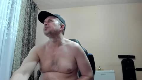 Snapshot of vano_822 chatting on May 14, 6:37 pm vano_822 online show from May 14, 6:37 pm