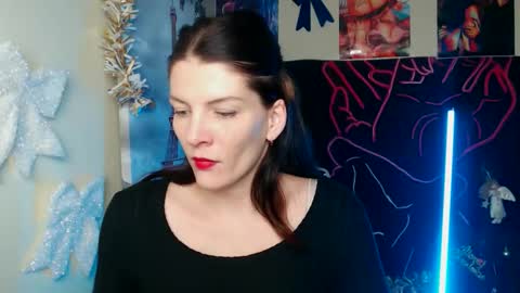 Snapshot of vanrey_ chatting on January 7, 4:42 pm Vanessa online show from January 7, 4:42 pm