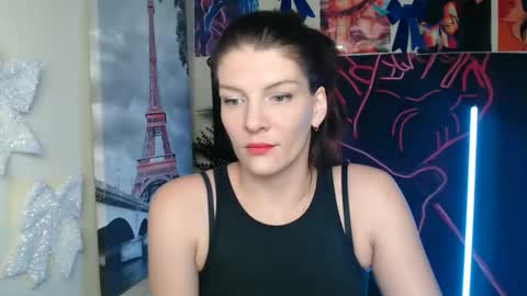 Snapshot of vanrey_ chatting on January 9, 5:48 pm Vanessa online show from January 9, 5:48 pm