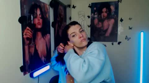 Snapshot of vanrey_ chatting on January 14, 5:29 pm Vanessa online show from January 14, 5:29 pm