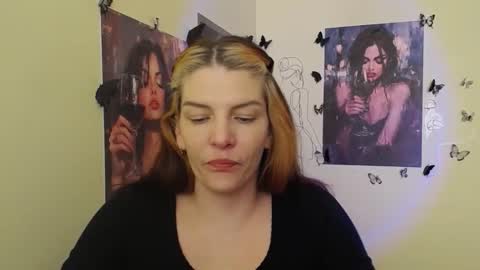 Snapshot of vanrey_ chatting on March 15, 7:14 am Vanessa online show from March 15, 7:14 am