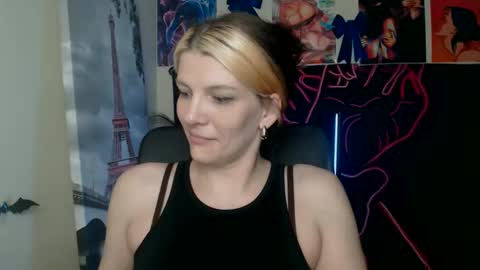 Vanessa online show from May 5, 5:37 am