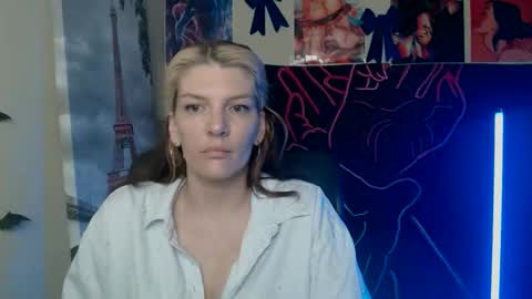 Vanessa online show from May 6, 6:52 am