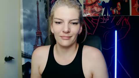 Snapshot of vanrey_ chatting on May 21, 9:38 am Vanessa online show from May 21, 9:38 am