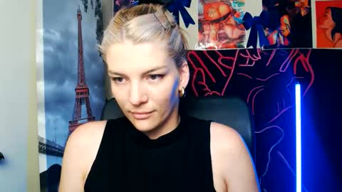 Snapshot of vanrey_ chatting on May 26, 4:47 pm Vanessa online show from May 26, 4:47 pm