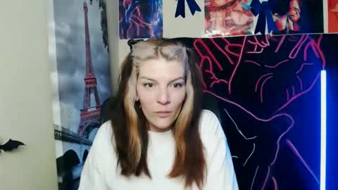 Snapshot of vanrey_ chatting on June 2, 6:48 am Vanessa online show from June 2, 6:48 am