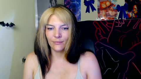 Snapshot of vanrey_ chatting on June 18, 9:14 am Vanessa online show from June 18, 9:14 am