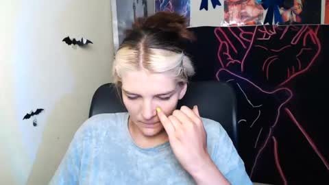 Vanessa online show from August 3, 9:04 am