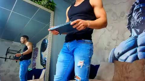 Snapshot of vans_ross chatting on June 2, 2:52 pm Vans Ross online show from June 2, 2:52 pm