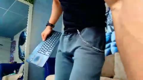 Snapshot of vans_ross chatting on June 15, 2:19 pm Vans Ross online show from June 15, 2:19 pm