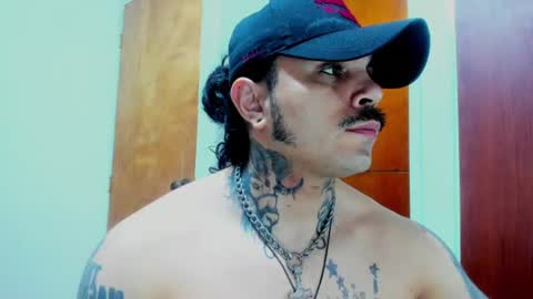 vanvelckan_ online show from June 24, 5:06 am