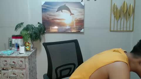 Snapshot of vanxxx2005 chatting on December 10, 5:33 pm vanxxx2005 online show from December 10, 5:33 pm