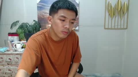 Snapshot of vanxxx2005 chatting on December 10, 8:38 pm vanxxx2005 online show from December 10, 8:38 pm