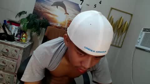 Snapshot of vanxxx2005 chatting on January 19, 2:04 am vanxxx2005 online show from January 19, 2:04 am