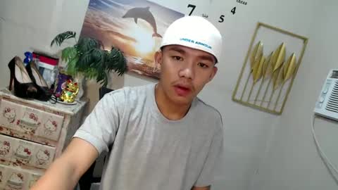 Snapshot of vanxxx2005 chatting on January 19, 7:47 pm vanxxx2005 online show from January 19, 7:47 pm