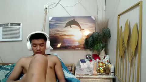 Snapshot of vanxxx2005 chatting on February 25, 5:41 am vanxxx2005 online show from February 25, 5:41 am