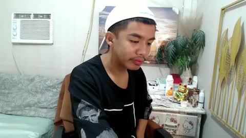 Snapshot of vanxxx2005 chatting on March 2, 12:22 pm vanxxx2005 online show from March 2, 12:22 pm