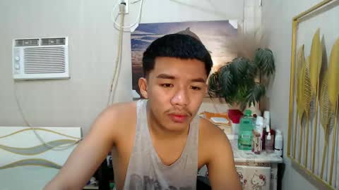 Snapshot of vanxxx2005 chatting on March 12, 6:22 pm vanxxx2005 online show from March 12, 6:22 pm