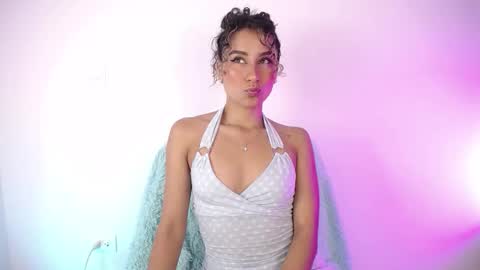 Snapshot of varenka_ivanova22 chatting on January 13, 8:41 am varenka_ivanova22 online show from January 13, 8:41 am