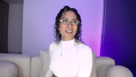 Snapshot of varenka_ivanova22 chatting on April 1, 3:40 am varenka_ivanova22 online show from April 1, 3:40 am