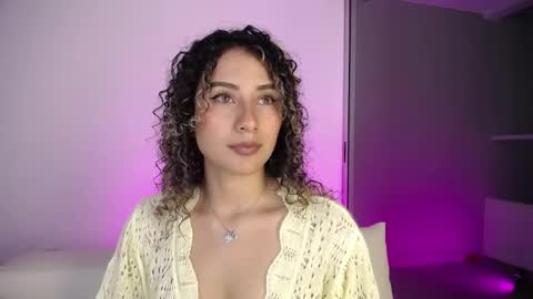 Snapshot of varenka_ivanova22 chatting on April 14, 5:35 am varenka_ivanova22 online show from April 14, 5:35 am