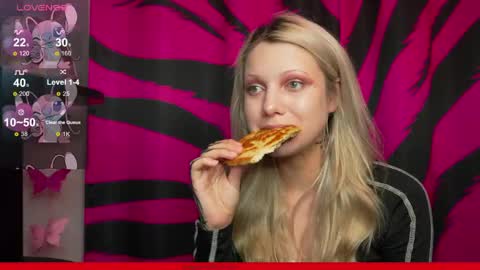 Snapshot of vasya_sylvia chatting on May 9, 7:41 pm Vasya Sylvia online show from May 9, 7:41 pm