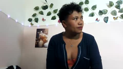 Snapshot of vayannah chatting on June 11, 11:19 am Vayannah online show from June 11, 11:19 am