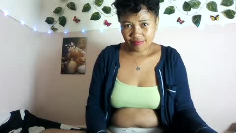 Snapshot of vayannah chatting on June 12, 7:51 am Vayannah online show from June 12, 7:51 am
