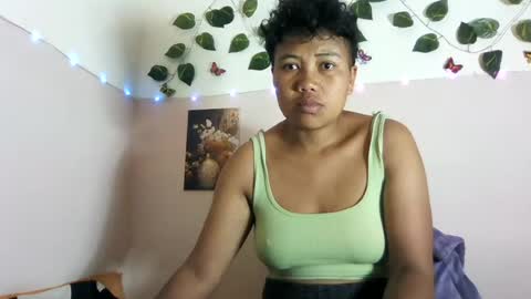 Snapshot of vayannah chatting on June 14, 7:32 am Vayannah online show from June 14, 7:32 am