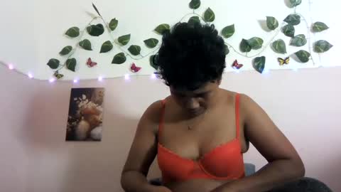Snapshot of vayannah chatting on July 3, 8:43 am Vayannah online show from July 3, 8:43 am
