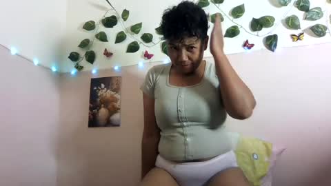 Snapshot of vayannah chatting on July 21, 7:32 am Vayannah online show from July 21, 7:32 am