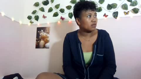 Snapshot of vayannah chatting on August 1, 8:24 am Vayannah online show from August 1, 8:24 am