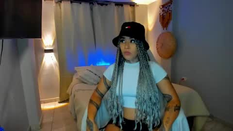 Vayolett Bass online show from May 3, 3:23 am