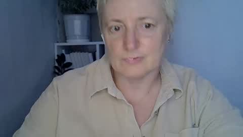 Snapshot of vea_motty chatting on June 4, 6:25 pm vea_motty online show from June 4, 6:25 pm