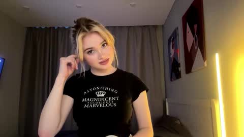 Monika online show from March 10, 1:05 pm