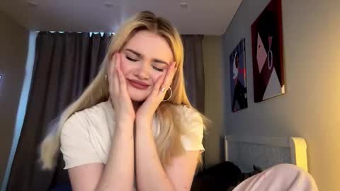 Monika online show from March 15, 1:06 pm