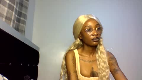 Snapshot of veegee7 chatting on March 11, 5:35 am Luma online show from March 11, 5:35 am