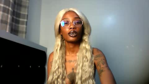 Snapshot of veegee7 chatting on March 12, 6:52 am Luma online show from March 12, 6:52 am