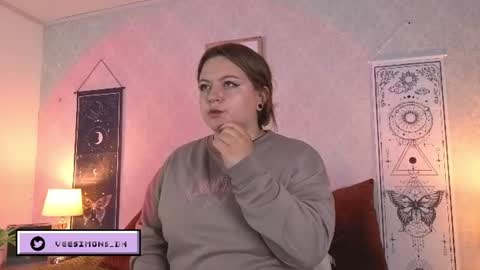 Snapshot of veesimons_dh chatting on June 15, 8:00 pm Vee Simons online show from June 15, 8:00 pm