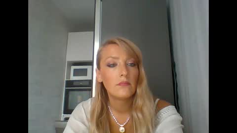 Veessa online show from October 18, 1:01 pm