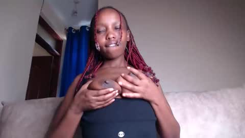 Snapshot of veey_dellah chatting on April 4, 8:56 am veey online show from April 4, 8:56 am