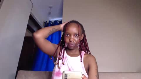 Snapshot of veey_dellah chatting on April 6, 7:09 am veey online show from April 6, 7:09 am