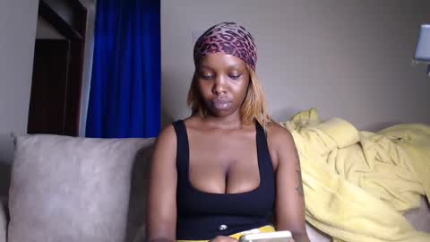 Snapshot of veey_dellah chatting on April 11, 8:40 am veey online show from April 11, 8:40 am