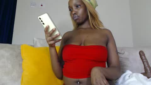 Snapshot of veey_dellah chatting on April 13, 3:39 pm veey online show from April 13, 3:39 pm