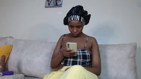 Snapshot of veey_dellah chatting on April 18, 5:00 am veey online show from April 18, 5:00 am