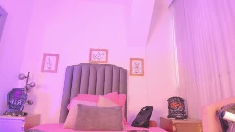   online show from October 31, 11:44 am