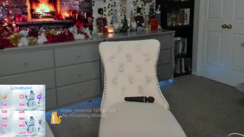 vegas_romance online show from December 4, 4:32 am